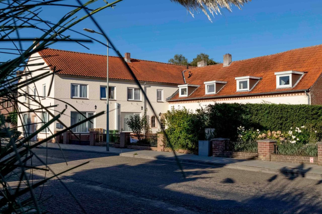 B&B Antoniushoeve Lomm Екстериор снимка